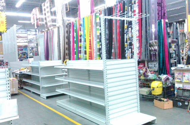 Montaż mebli sklepowych Castorama