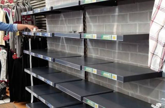 Montaż mebli sklepowych Levis